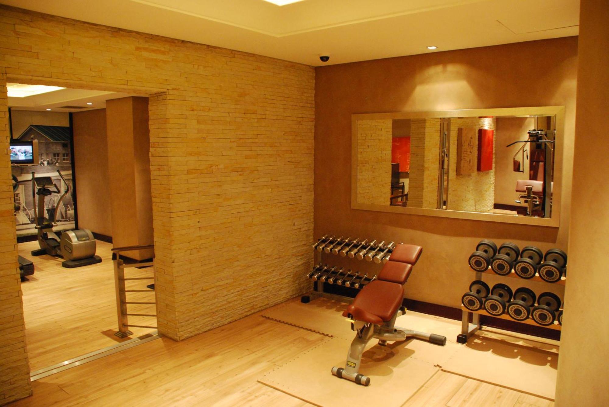 Southern Sun Or Tambo International Airport كمبتون بارك المظهر الخارجي الصورة A gym in a hotel